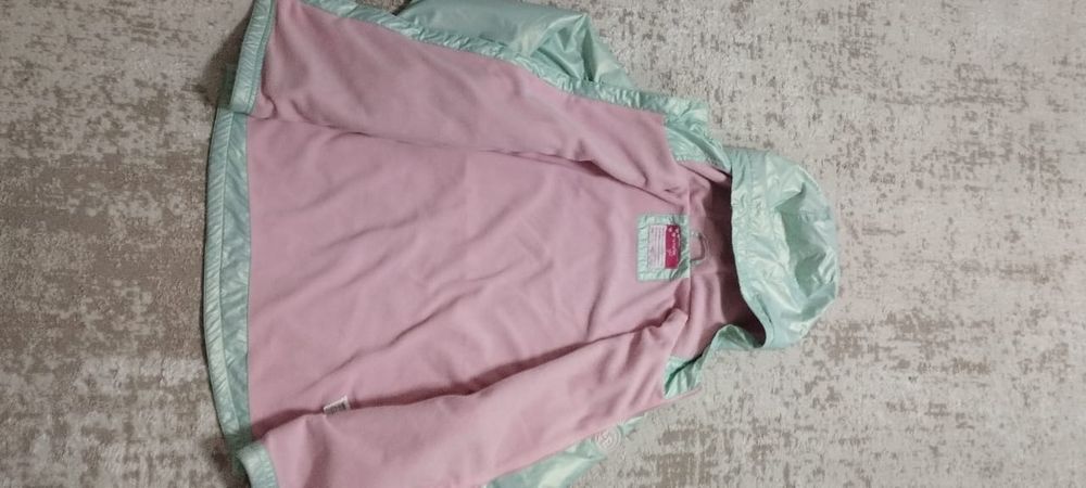 Демисезонные куртки на девочку