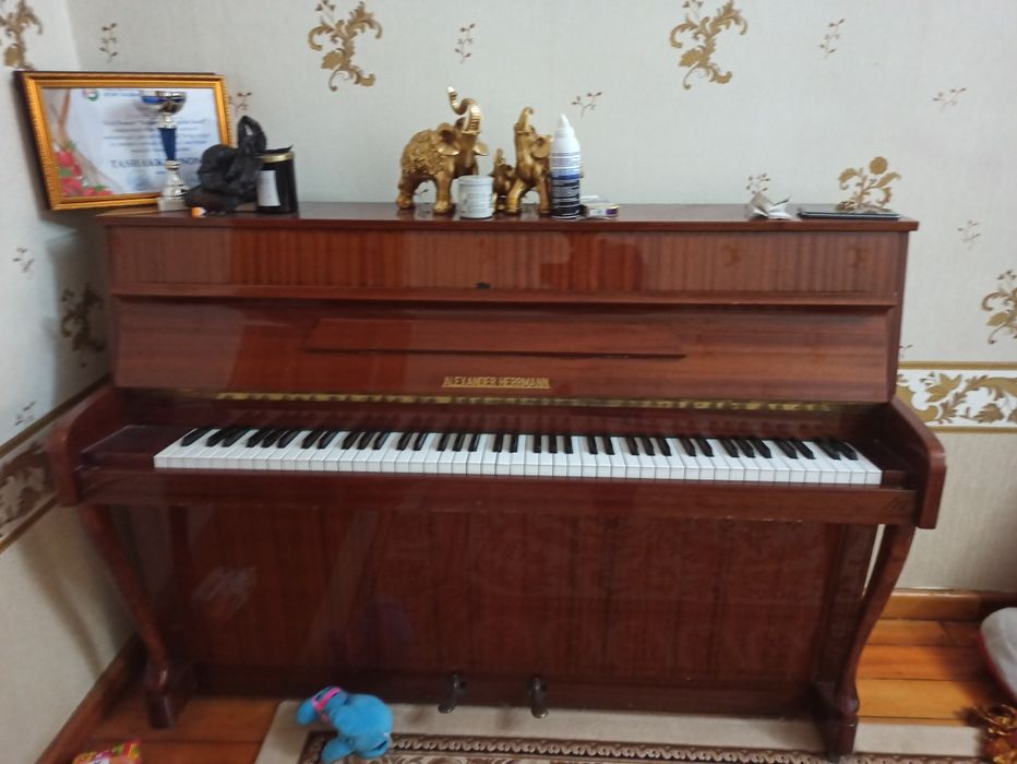 Пианино Herrmann в отличном состоянии