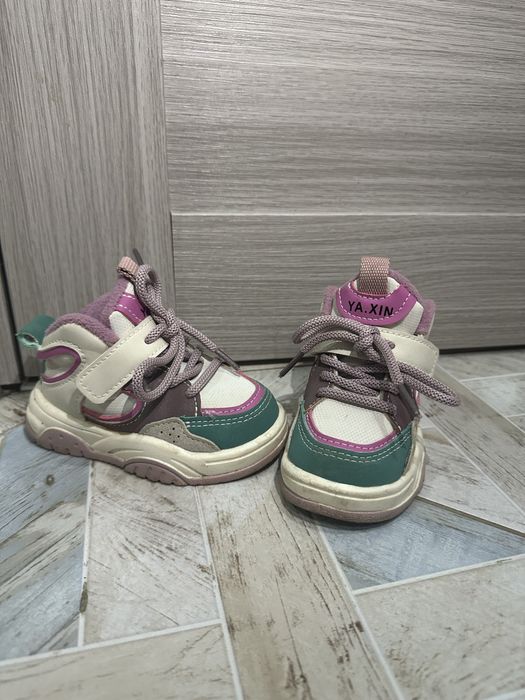 Ботинки и кроссовки 20р