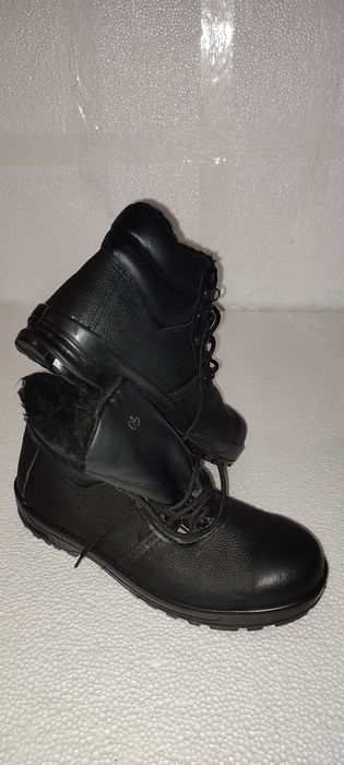 Продам зимнюю спец обувь