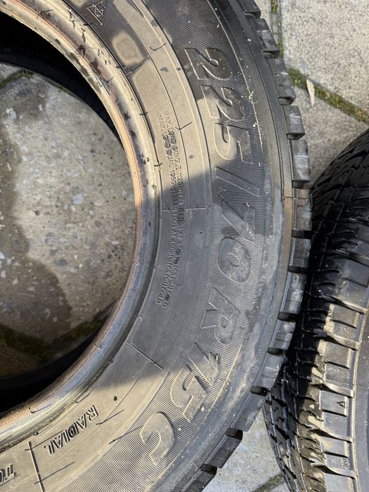 Здравейте, продавам гуми за бус 15-ки