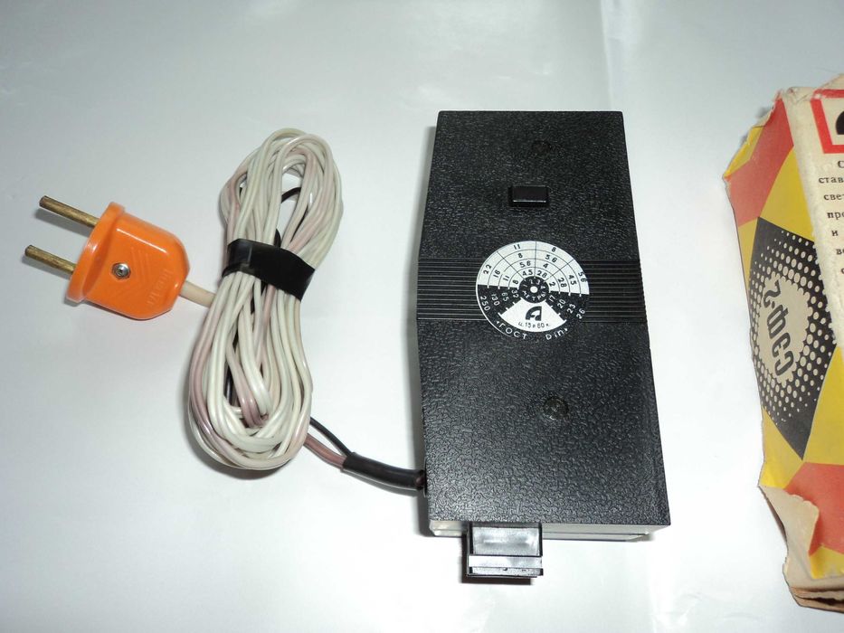 Съветска ретро светкавица САЛЮТ и СЭФ 2