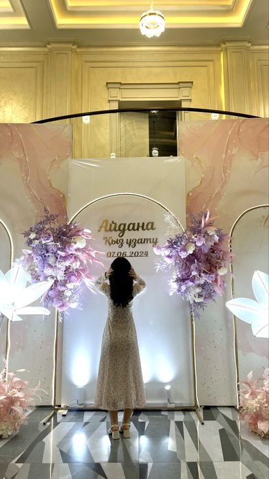 Белое  платье с цветами 42 размер