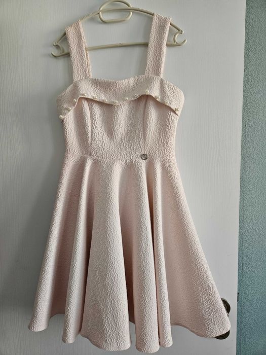 Нежна Официална Рокля