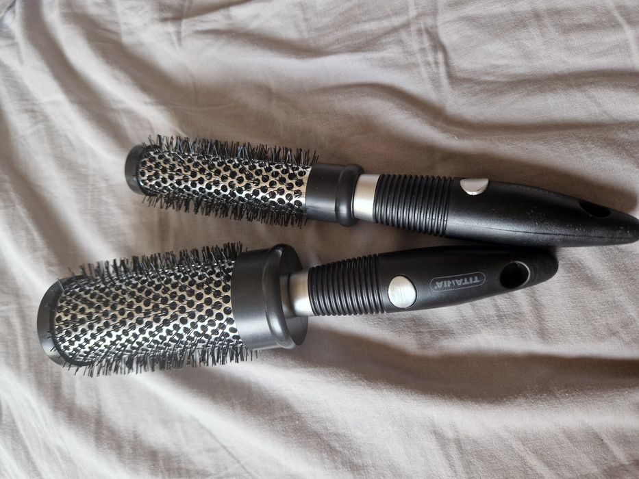 Нови четки за коса Titania