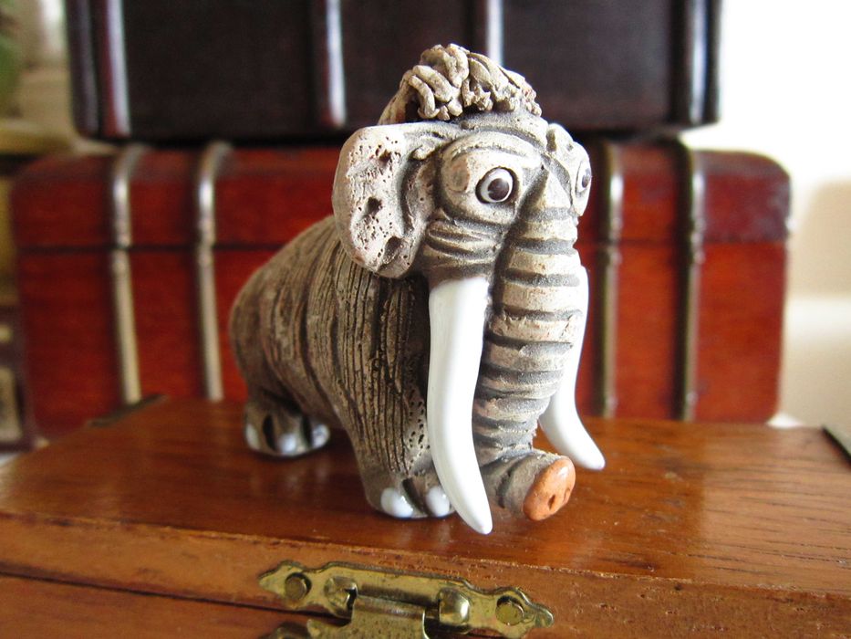 cadou rar Peru 1980 Mamut handmade  figurina mica