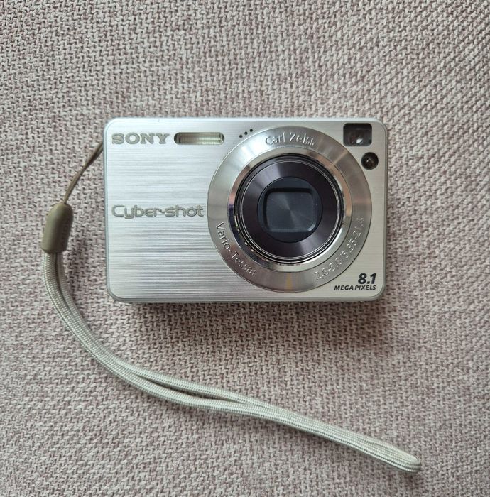 Ретро фотоапарат Sony Cyber-shot DSC-W130 – Пълен комплект (Зарядно, калъф, карта памет)