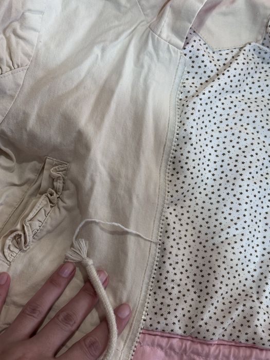 Продам детскую ветровку на девочку