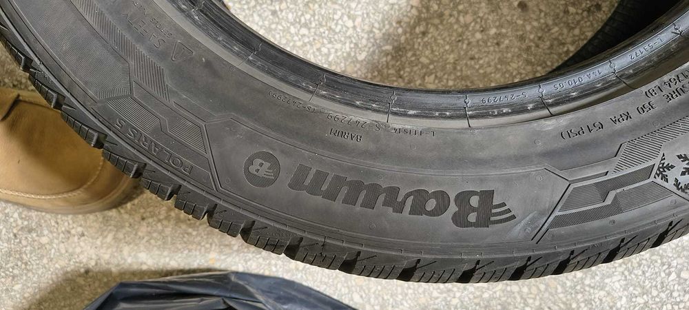 Vand anvelope de iarna Barum Polaris 215/60 R17 VXL M&S Radial Tubeless putin folosite