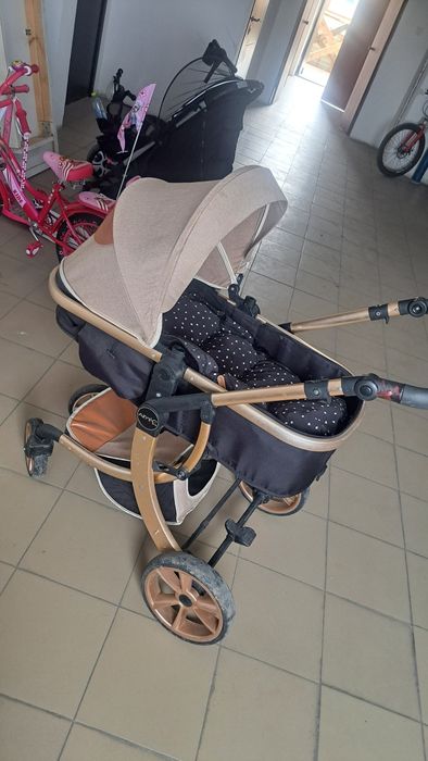 Коляска в хорошем состоянии.