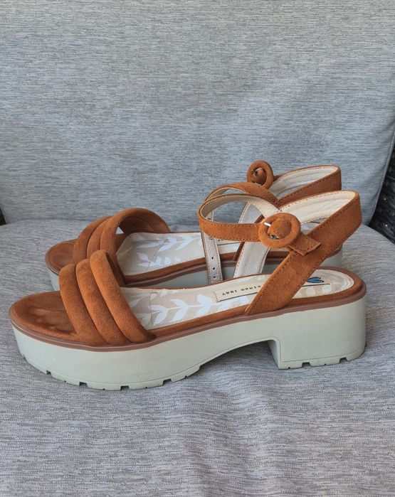 Sandale marimea 37