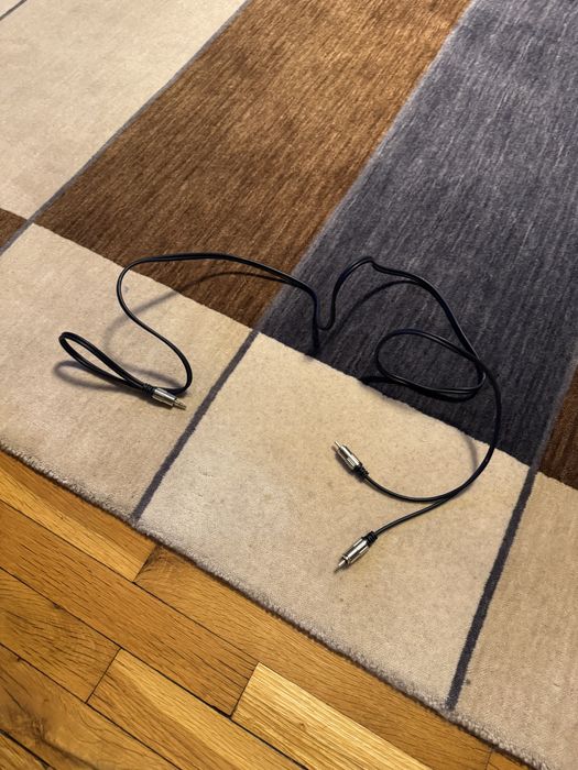 Кабел мини жак към чинчове