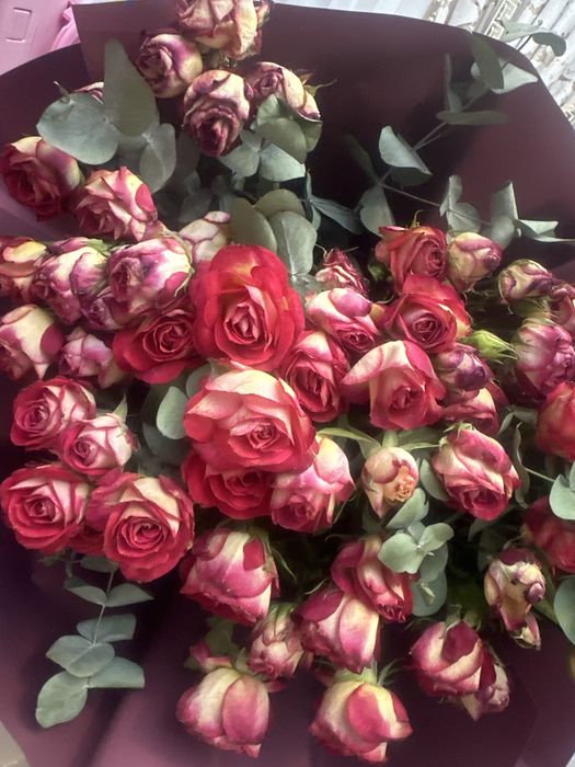 цветы свежие по 3 тысячи за букет