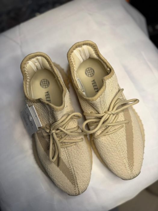 Adidasi Yeezy 350
