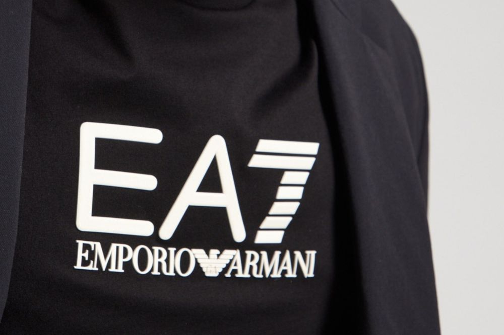 Tricou Emporio Armani calitate Premium Bumbac 100 %.