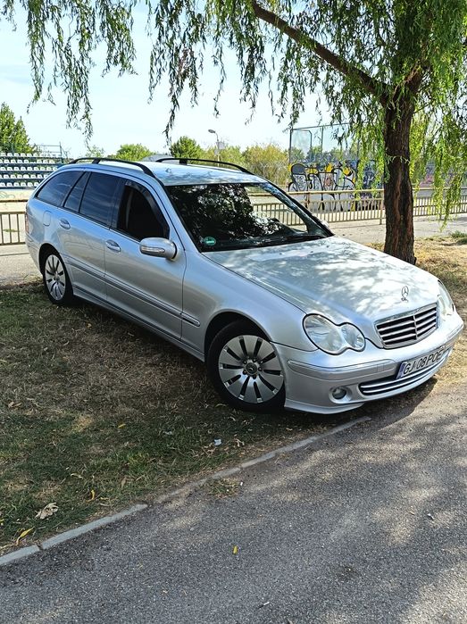 Mercedes  W203  C220