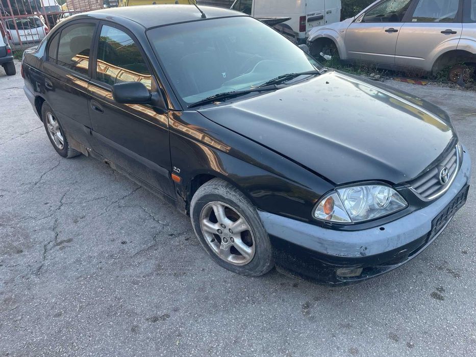 Toyota Avensis 2.0i / Тойота Авенсис 2.0 бензин 2001 година на части