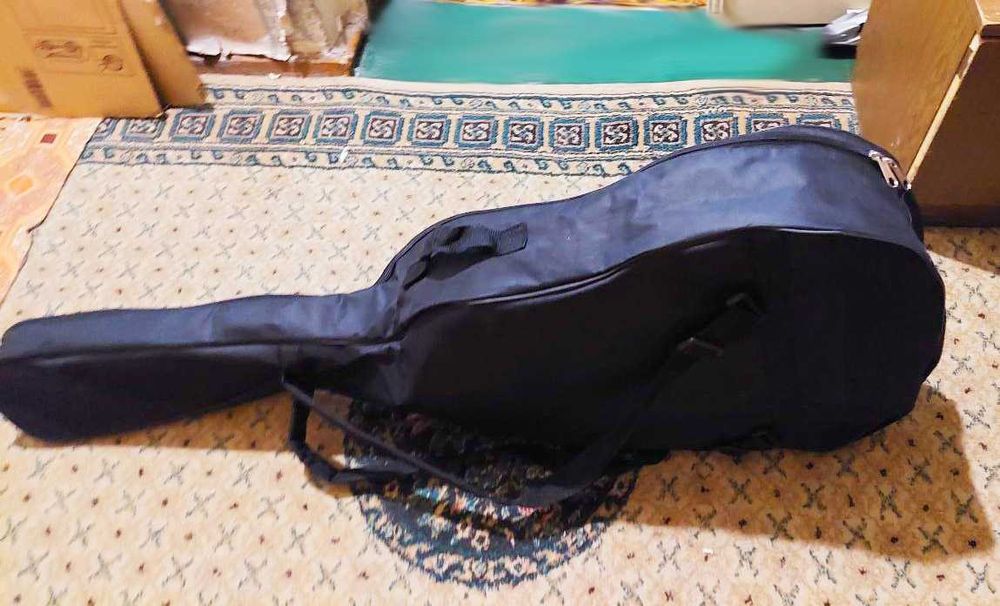 Продам чехлы для гитар разные