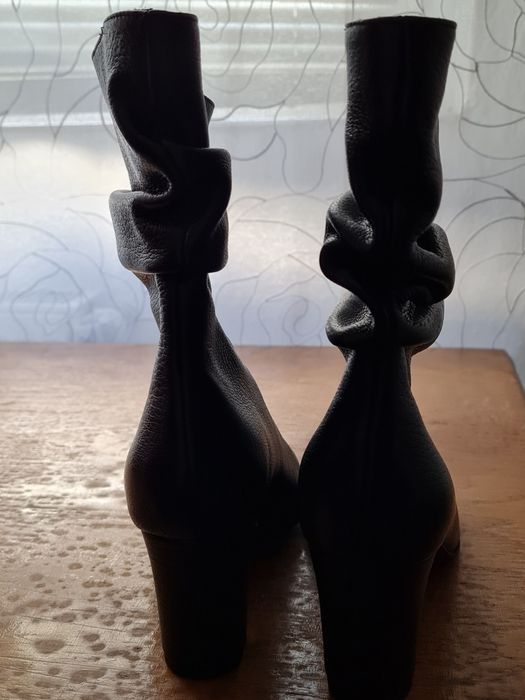 Vând cizme din piele moale făcute la comanda mărimea 37 noi nouțe