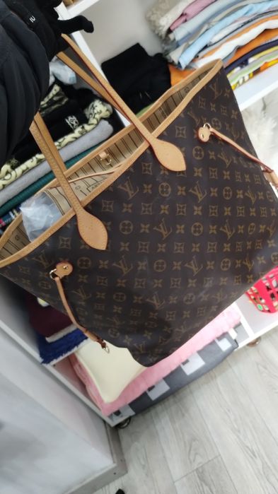 Geantă Louis Vuitton