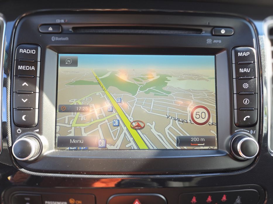 Продавам семейния  автомобил KIA CARENS  7 места