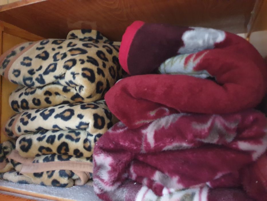 Шерстяные одеяла 4 шт