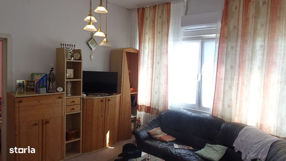 Vand apartament 3 camere in Deva, ultracentral (1 Decembrie), 63 mp