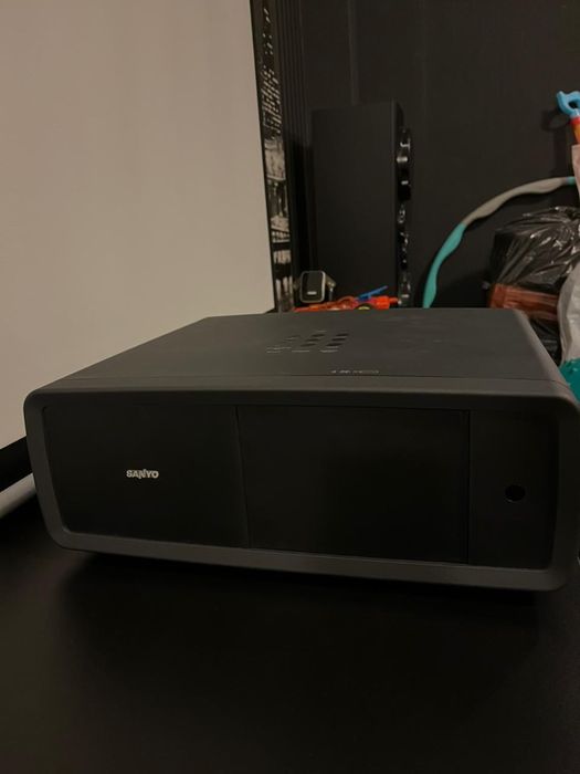 Проектор Sanyo PLV-Z4000