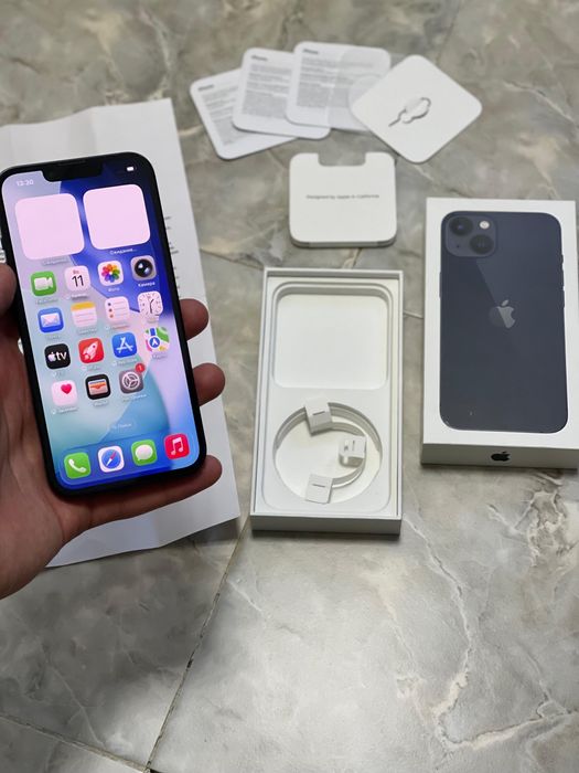 Продам Iphone 13