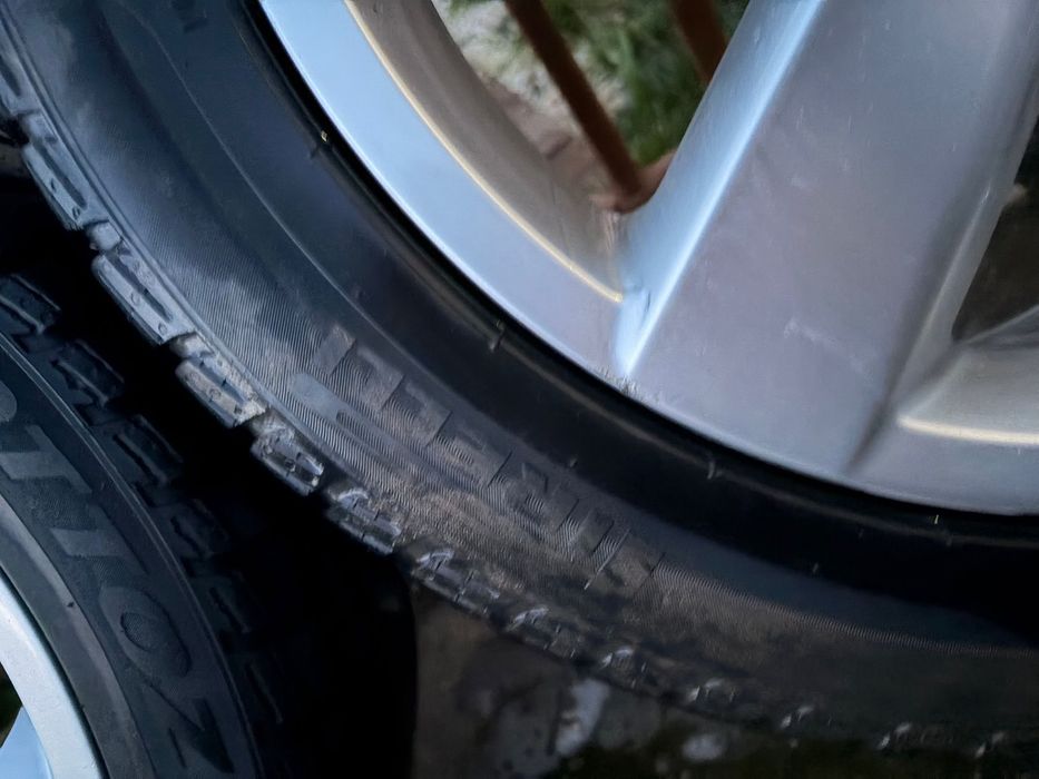 Jante Volkswagen R17 + anvelope iarnă Pirelli Sottozero 235/45 R17