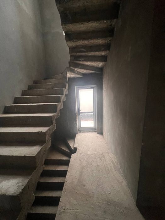 Kotejj Sotiladi 3 qavatlik