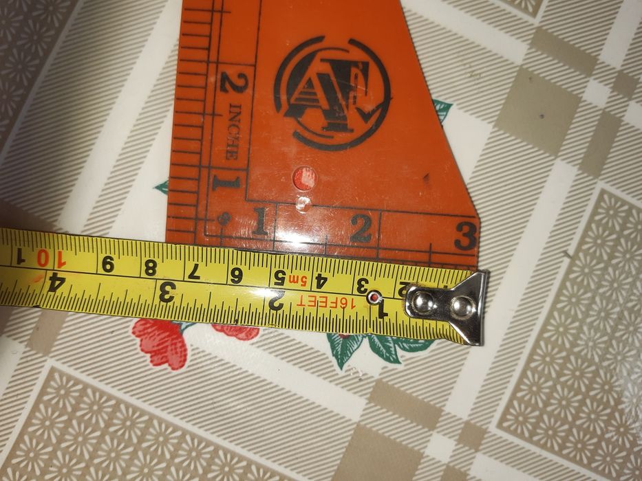 Продам Линейку для швей