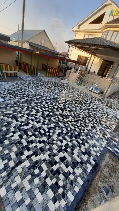 Укладываем брусчатку