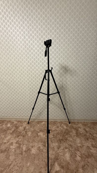 Штатив новый, имеется коробка, чехол.