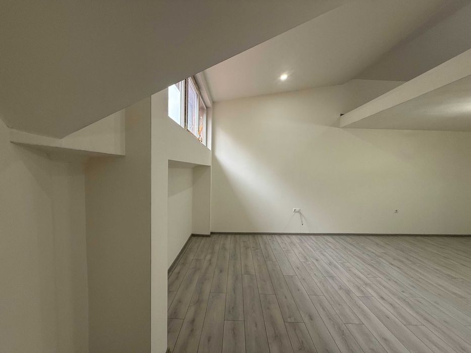 Продава се Тристаен апартамент в Габрово, Център - 132 кв.м за 556 €/кв.м - Снимка #3