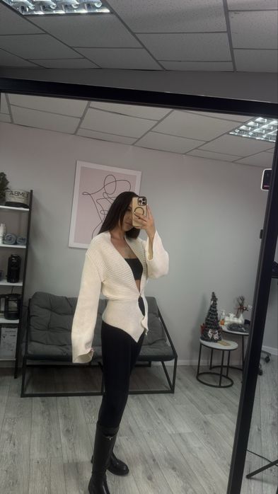 Кофта новая на пуговице