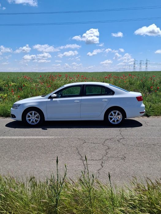 VOLKSWAGEN Jetta 2014 — imagine 3