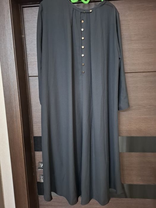 Продаются 3 платья красивые