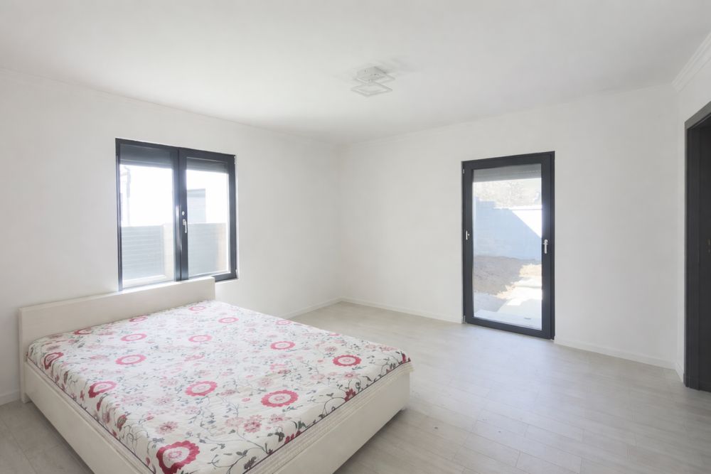 Vand casa individuala,zona Lipovei