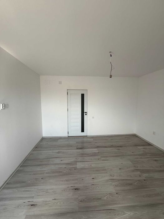 Casa de vanzare intre Sanpetru si Bod