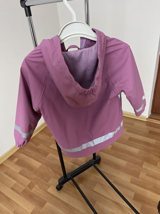 Продам детскую куртку для девочки