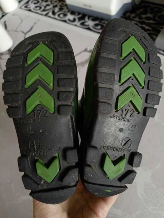 Продам резиновые сапожки