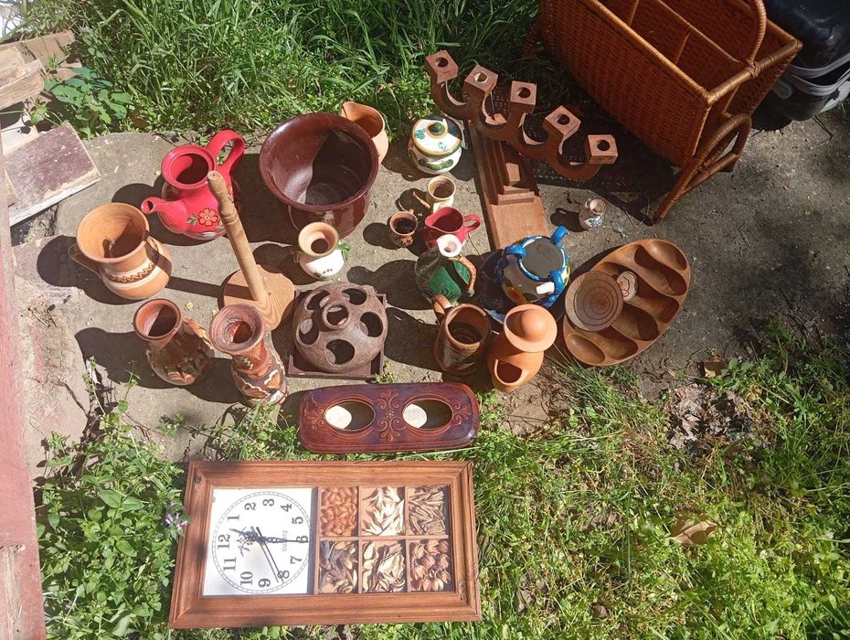 De vanzare diferte obiecte  ceramica, lemn
