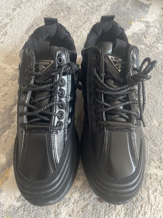 Продам мужскую крассовку