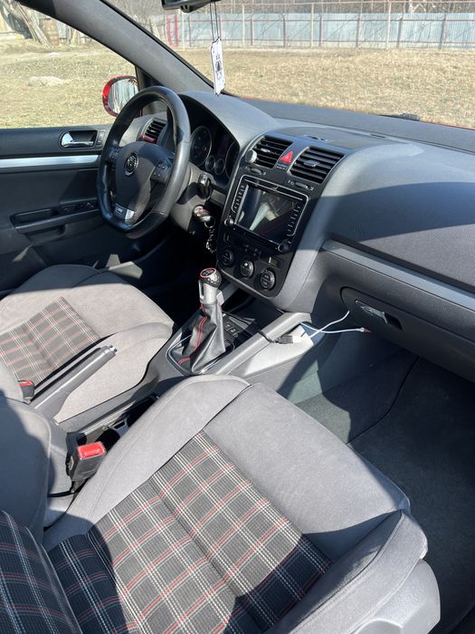 Se vinde Golf 5 GTI