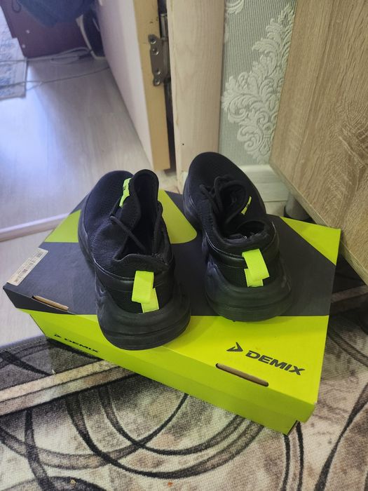 Кроссовки унисекс для мальков и девочек