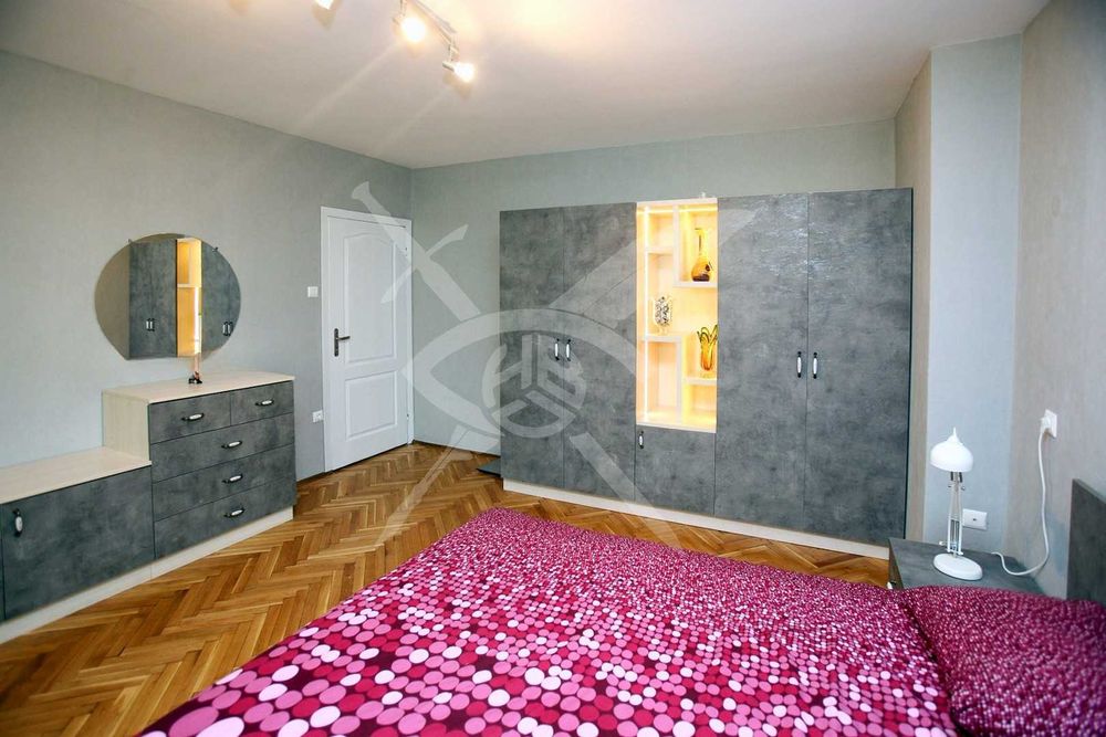 Дава се под наем Тристаен апартамент в София, Център - 140 кв.м за 1475.94 € - Снимка #5