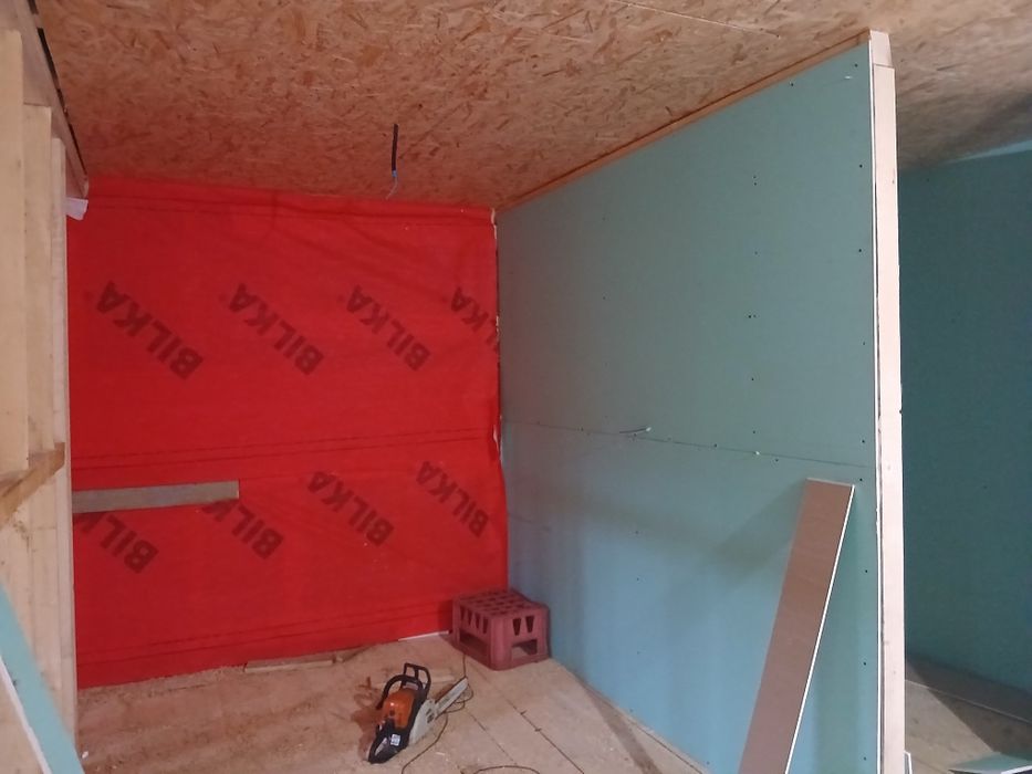 Vând cabane din lemn la cheie
