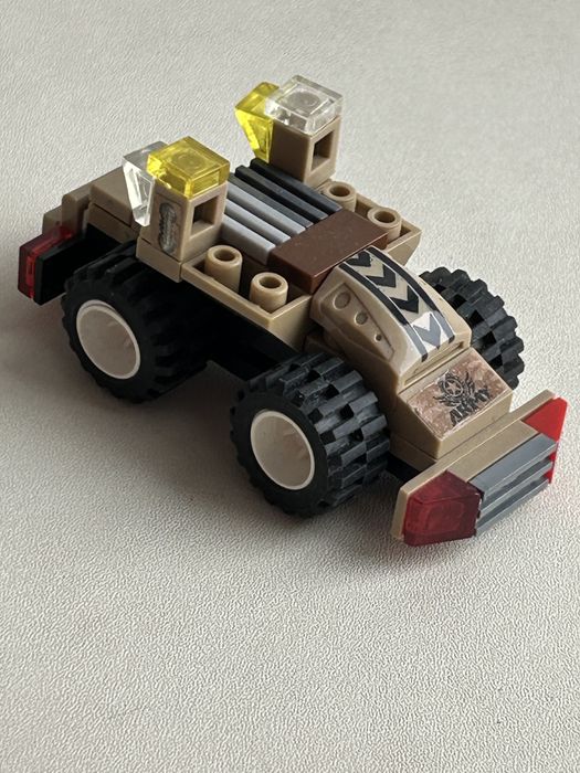 Конструктор Лего Машинка