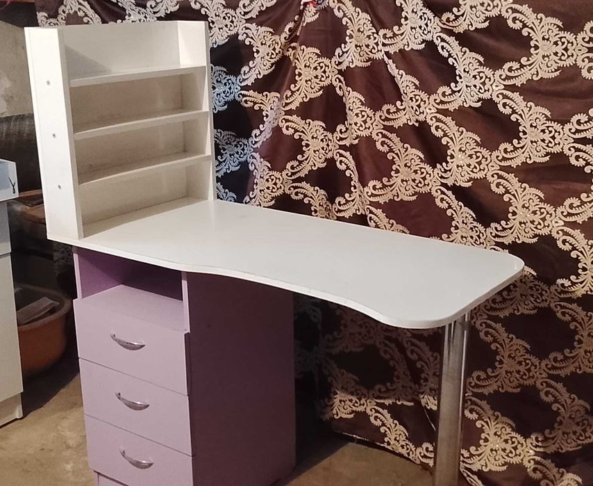 Стол для маникюра